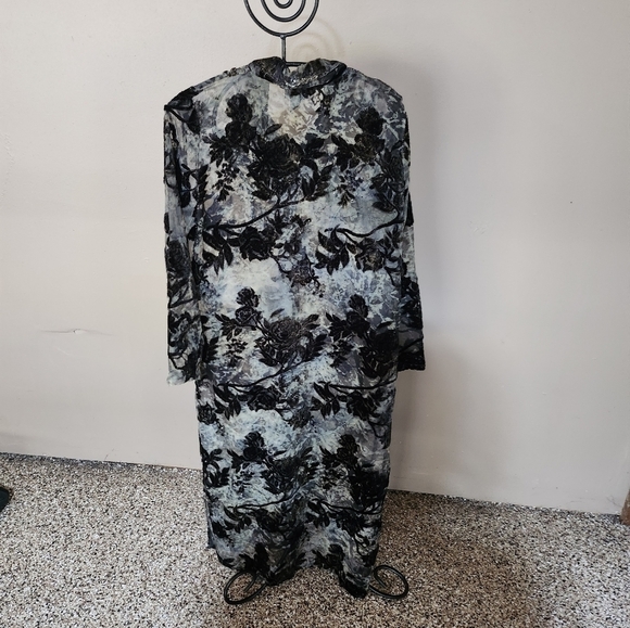 Donna Embossed & Embellished Velvet Sheer Long Sleeve Sz. M Jacket - Picture 2 of 8